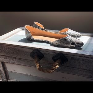 Snakeskin flats